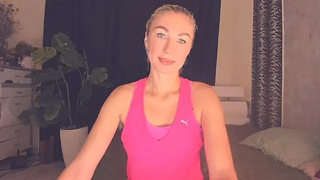 Karma_S_U_T_R_A webcam