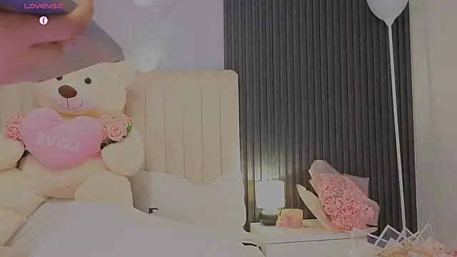 Madiee_Rhea webcam