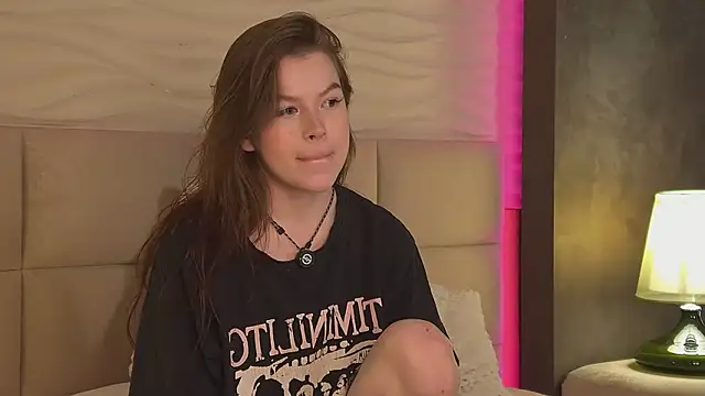 Alice_Night webcam