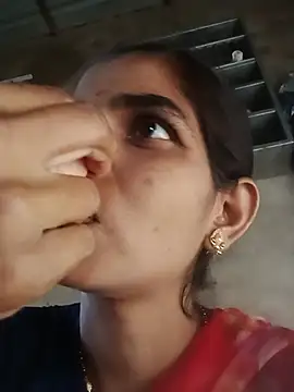 Cut_usha35 webcam