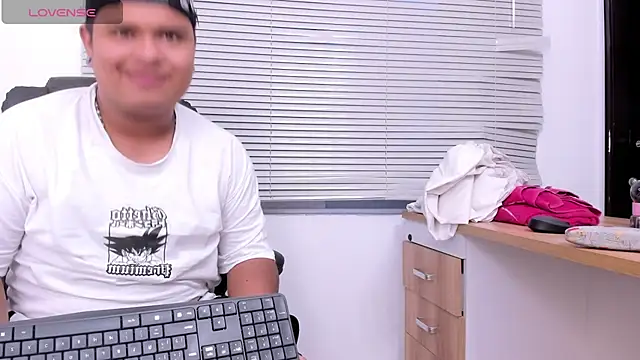 cosmic_lovers_ webcam