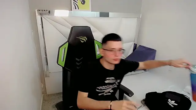 Pov_man777 webcam