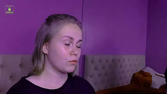 stacy_moorex live cam on StripChat