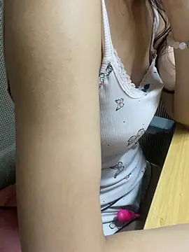 Mina048 webcam