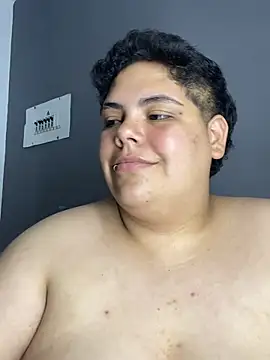 Hailey_Curvy webcam