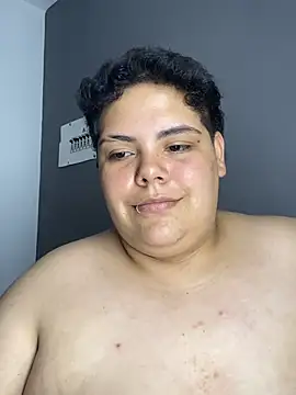 Hailey_Curvy webcam