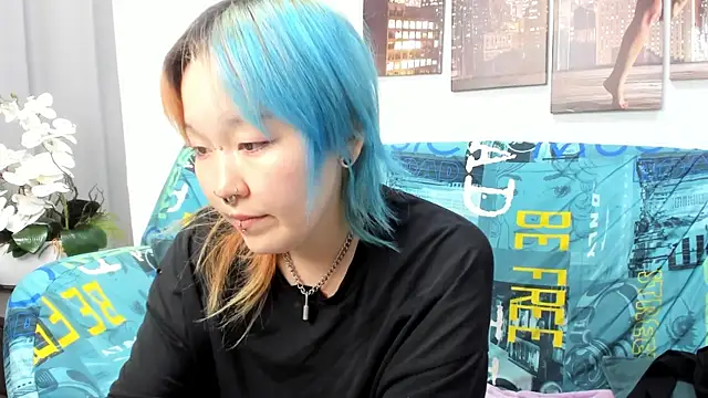 Cute__Kiko live cam on StripChat
