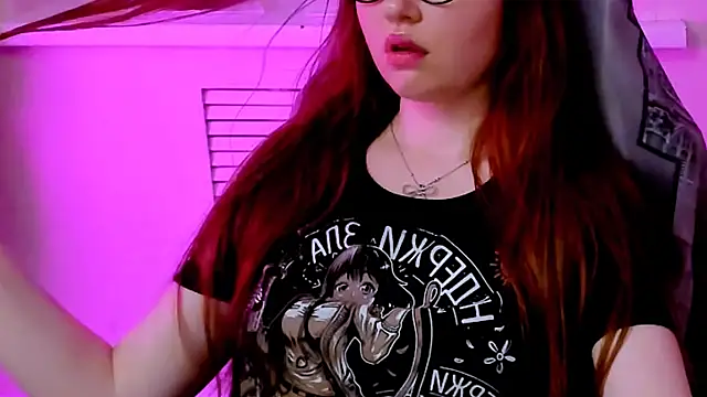 CarolGiggly live cam on StripChat