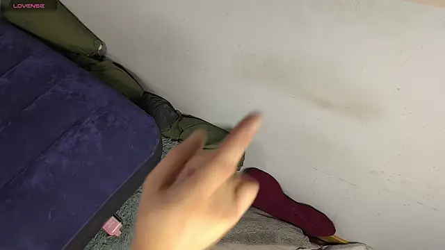 LoveInAllHoles webcam