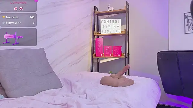 mia_gold_ webcam