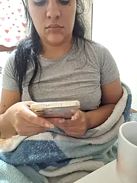 euahotmarii3 live cam on StripChat