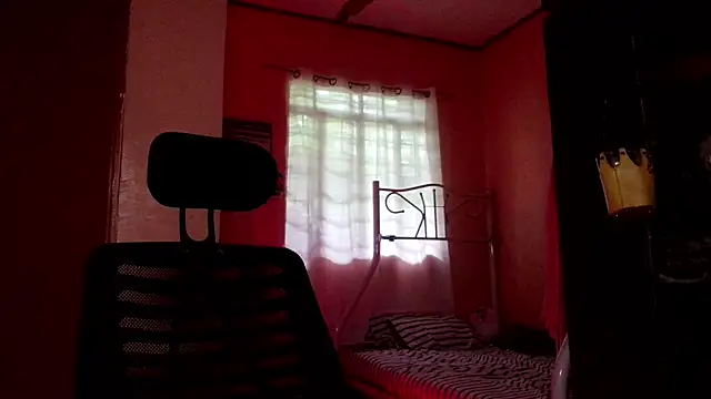 creamyjulia (T young) - cum and I swallow for you daddy.