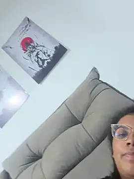 Ninfetinha35 live cam on StripChat