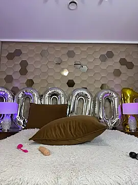 XLindaMilfX live cam on StripChat