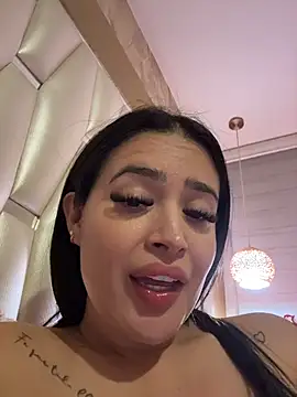 Sara_fun live cam on StripChat