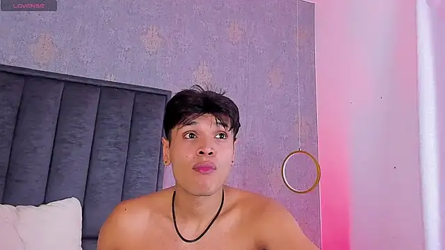 alejandroo_montenegro - Alejandroo_Montenegro's free webcam - UK Sex Cams