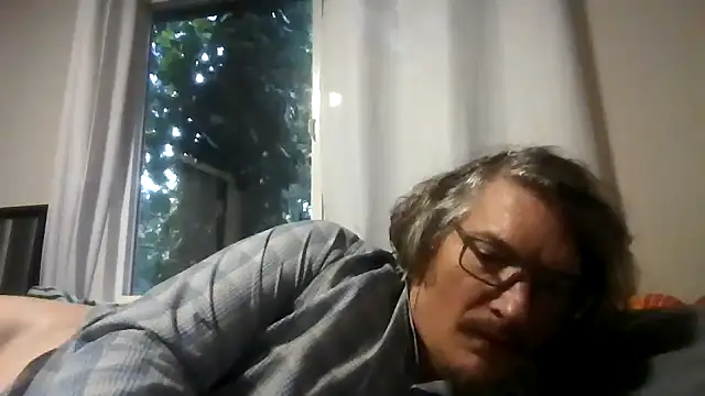 riffraff69 live cam on StripChat