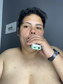 Hailey_Curvy