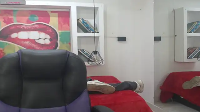 DominantBoy4 webcam