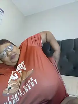nancy111 live cam on StripChat
