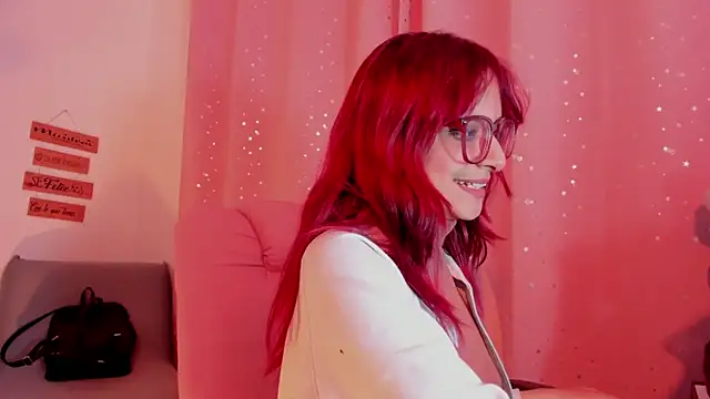 RedMeloddy live cam on StripChat