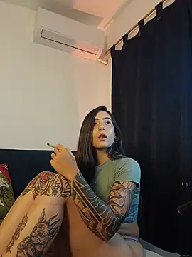 mishelkrave_ live cam on StripChat