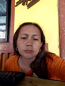 prettymomma24xx live cam on StripChat