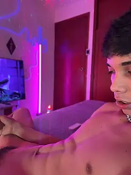 RoughDiamond_ live cam on StripChat