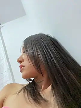 Miah_Carter live cam on StripChat