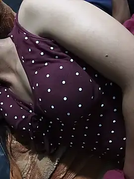 Ozenli- live cam on StripChat