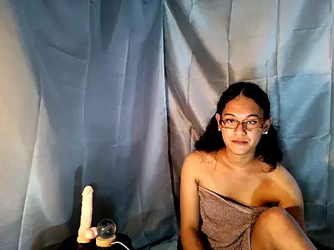 addy_hugecok live cam on StripChat
