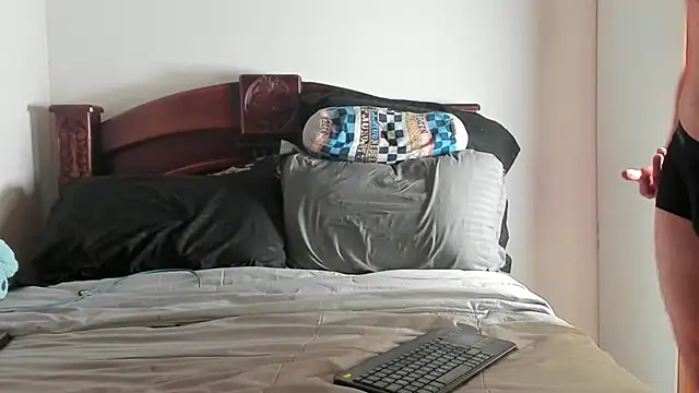 leo030809 live cam on StripChat