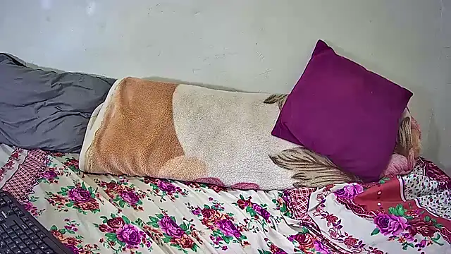 SlenderCurvexxx webcam