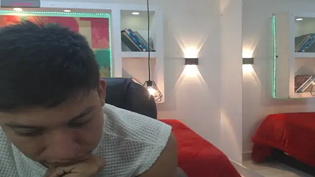 DominantBoy4 live cam on StripChat