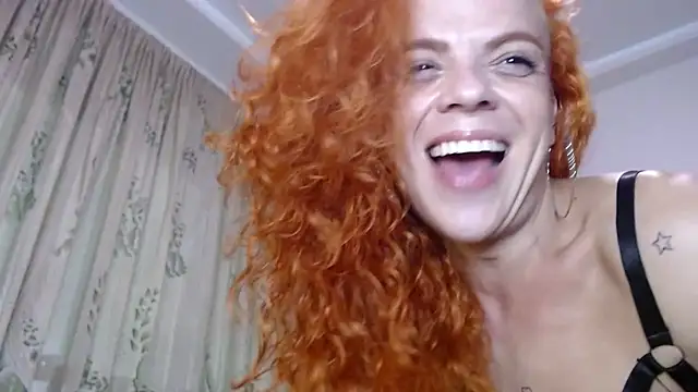 saara_johnson496 webcam