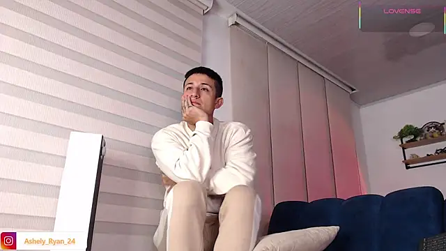 ashely_ryan24 webcam