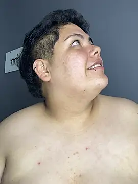 Hailey_Curvy webcam