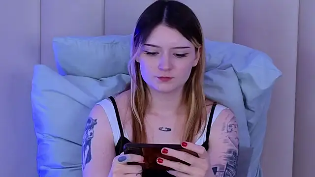 AlyssFrost webcam