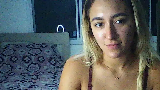 LunaVelvvet webcam
