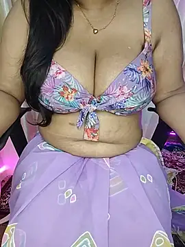Curvy_Pooja