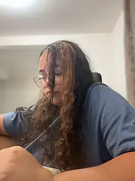 CurlyGirl_1 webcam