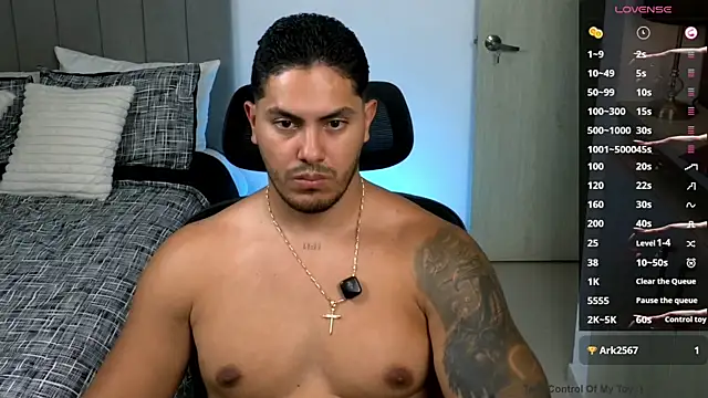 owen-pierces webcam
