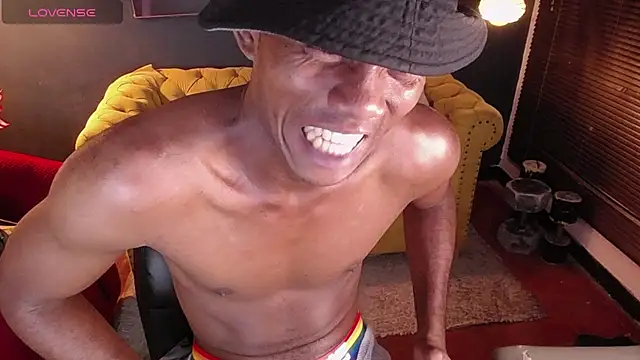 blackbignude webcam