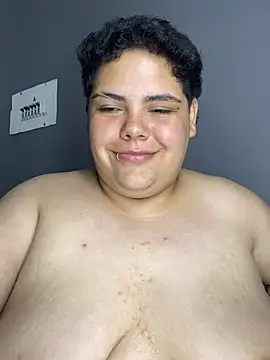 Hailey_Curvy webcam