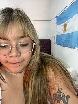 Lindalatina2001 webcam