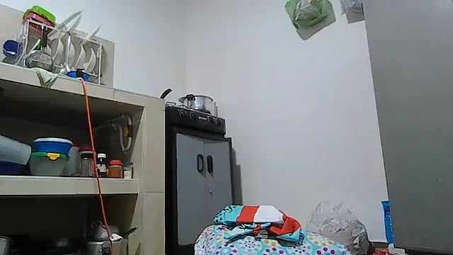 Layla-Astrum webcam