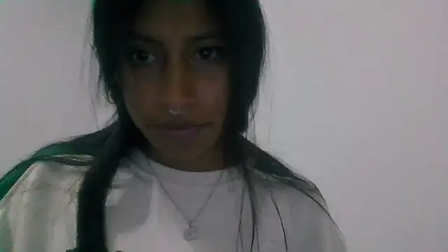 Pocahontas_Honey webcam