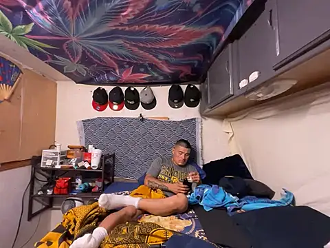 OmarSalasxh33 webcam