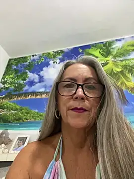 ClassyEvaRobinson webcam