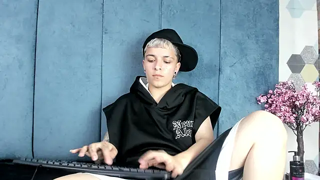 Megan_Thompson_ webcam